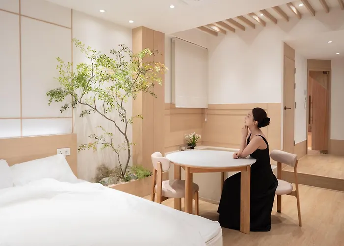 5 Minutes From Station, Free Luggage Storage, Private Sauna, Private For 4 People, Couples And Friends *